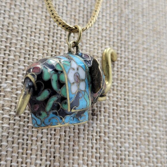 Vintage Brass Cloisonne Elephant Trunk Up Pendant Gold Chain Necklace 16" - Picture 5 of 12